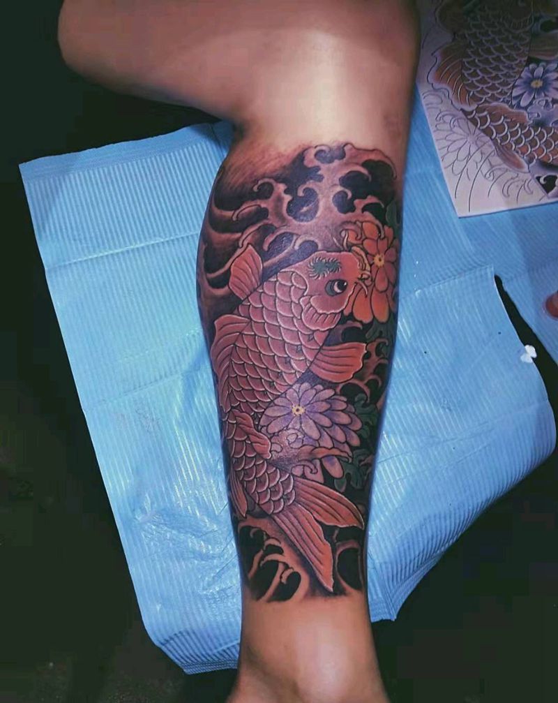 鲤鱼传统纹身图片_腿部老传统纹身图案