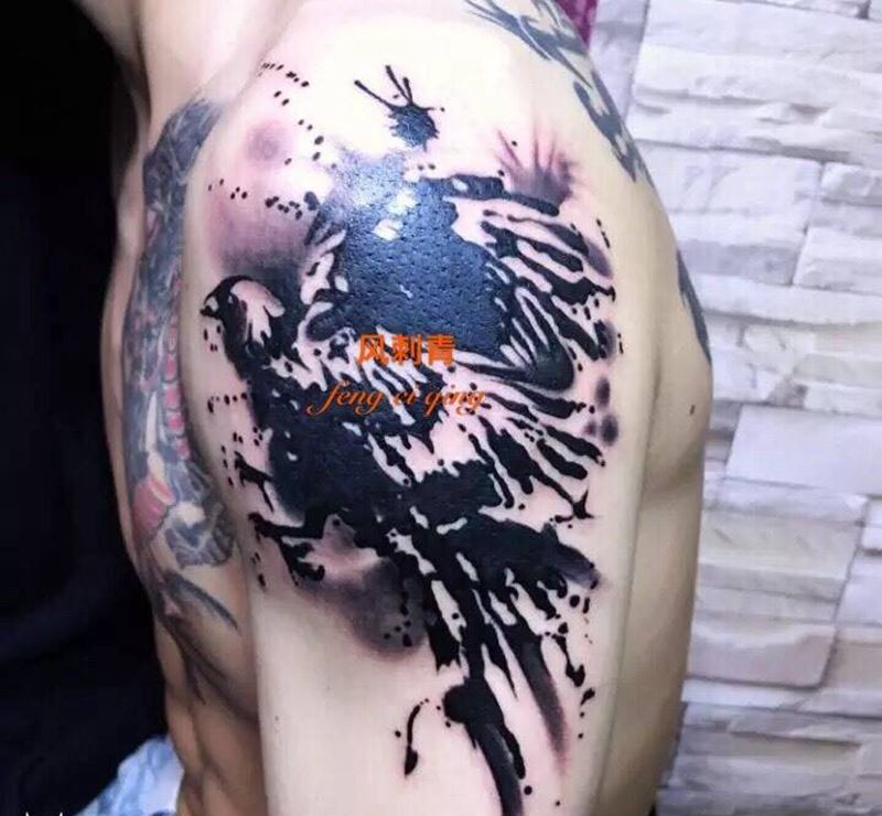 泼墨鸟纹身图片