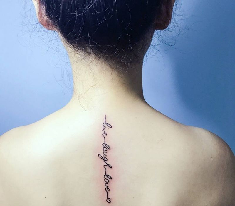 生活 微笑 爱纹身图片_成品颈部清新字符纹身图案