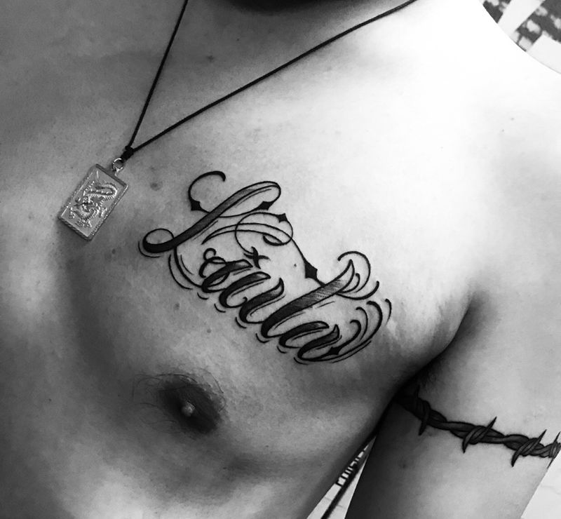 奇卡诺花体纹身图片_成品胸部清新纹身图案