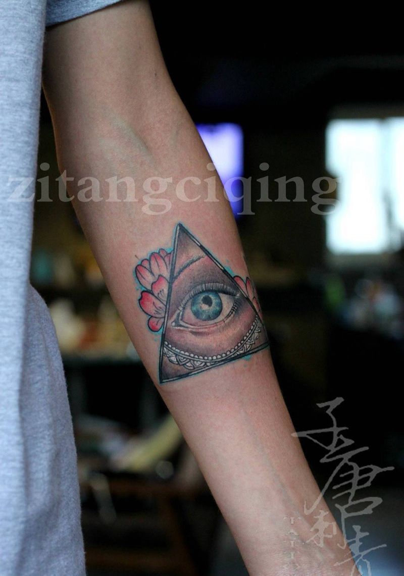 桃花眼纹身图片_成品手臂欧美植物静物原创纹身图案