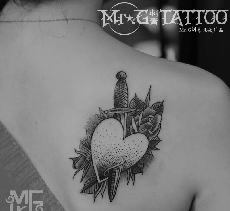 点刺四顾纹身图片