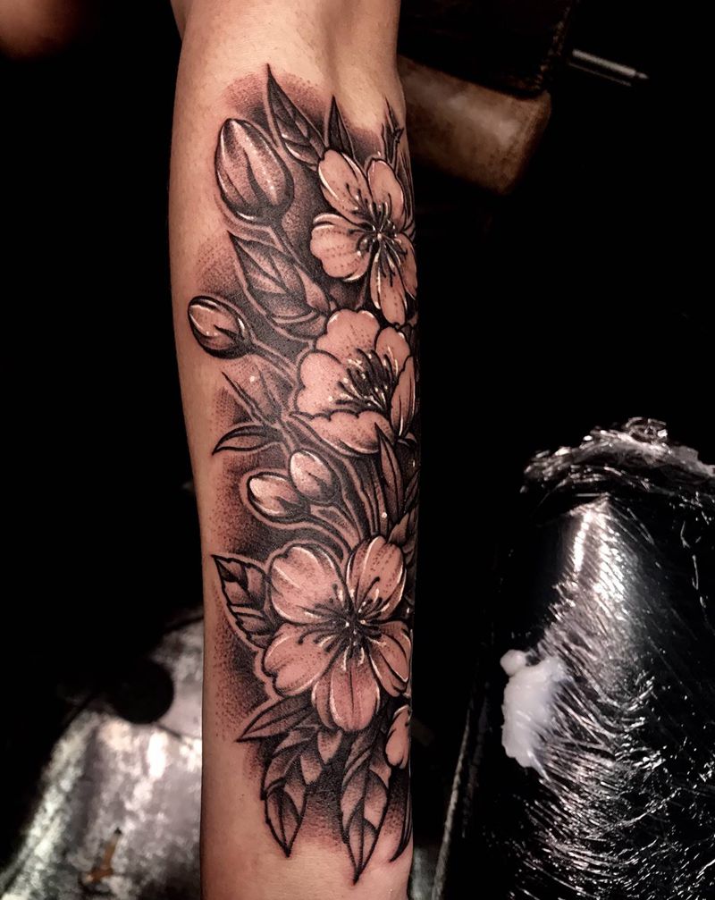 素花纹身图片_手臂手部欧美写实点刺纹身图案