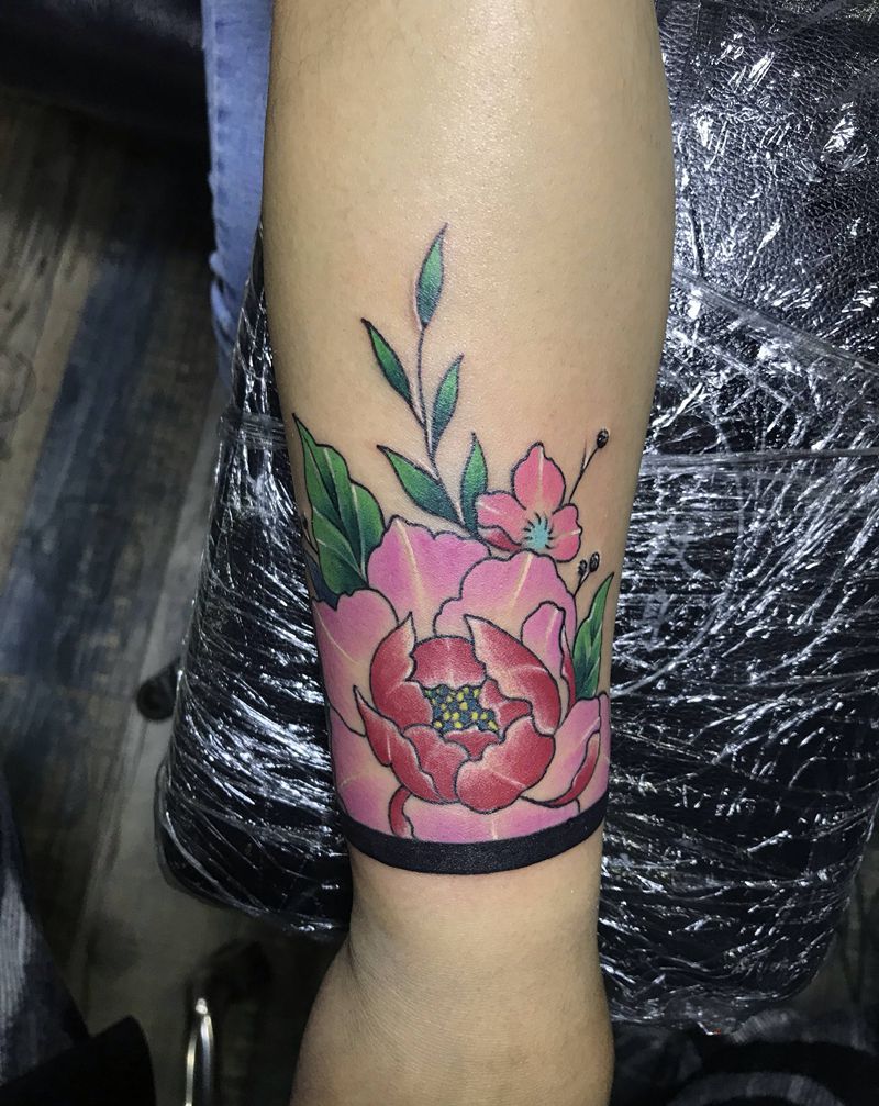 牡丹纹身图片_手部新传统纹身图案