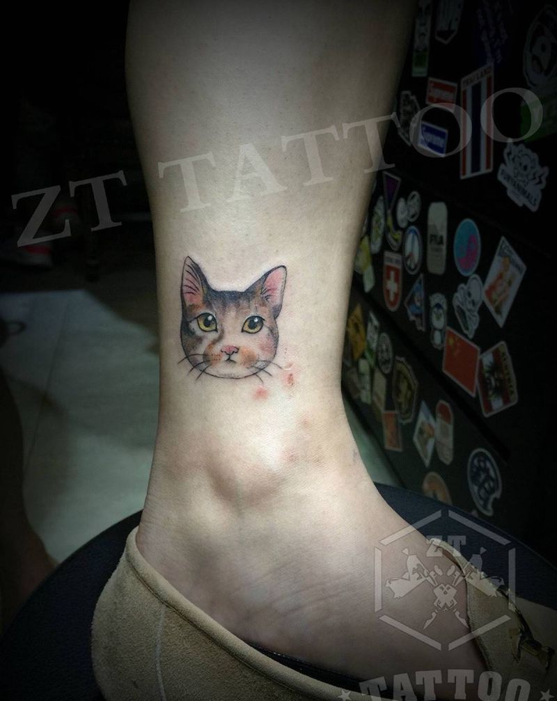 超萌猫咪纹身图片_成品腿部欧美写实清新动物纹身图案