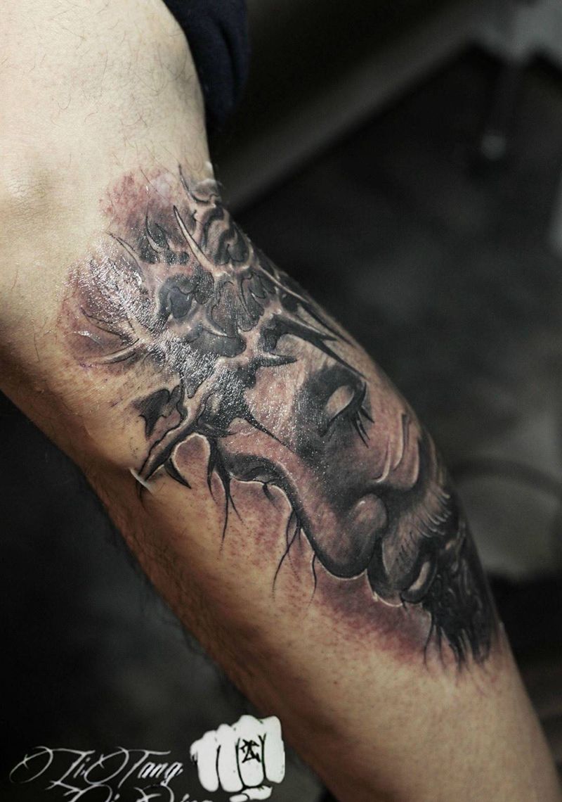 耶稣纹身图片_成品腿部欧美写实人物静物鬼神宗教原创纹身图案