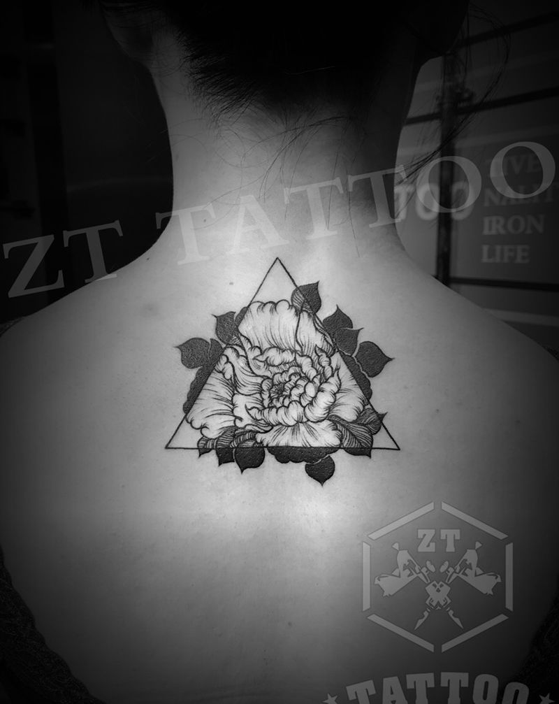 花花纹身图片_成品背部欧美几何植物静物纹身图案