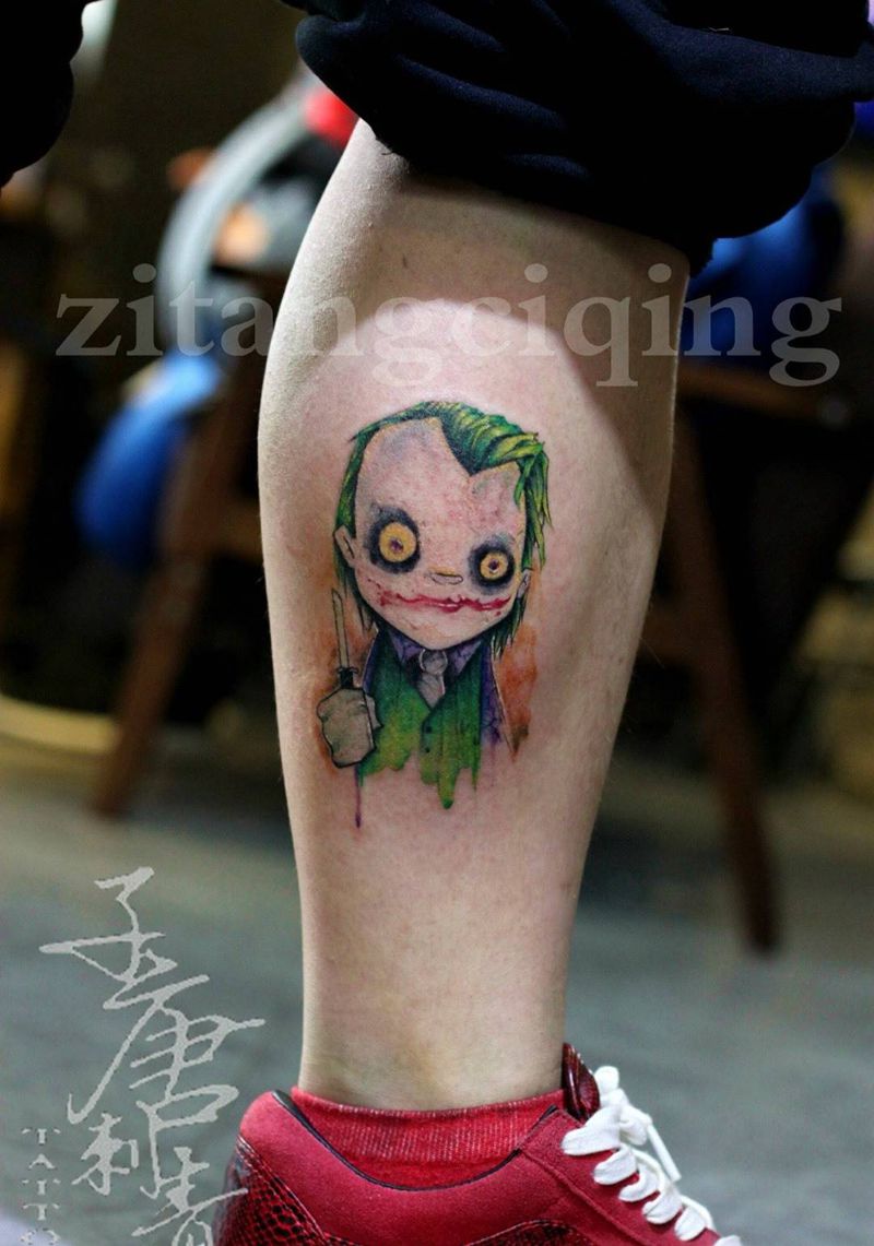 小丑希斯莱杰纹身图片_成品腿部欧美人物纹身图案