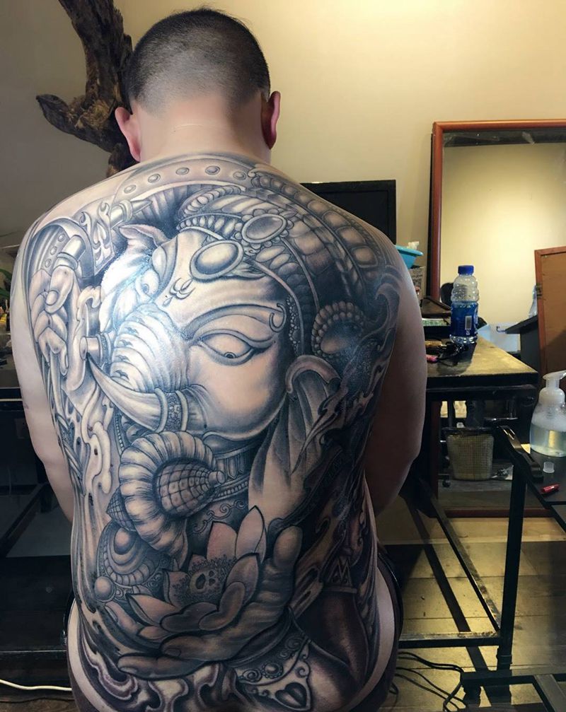 象神大背纹身图片