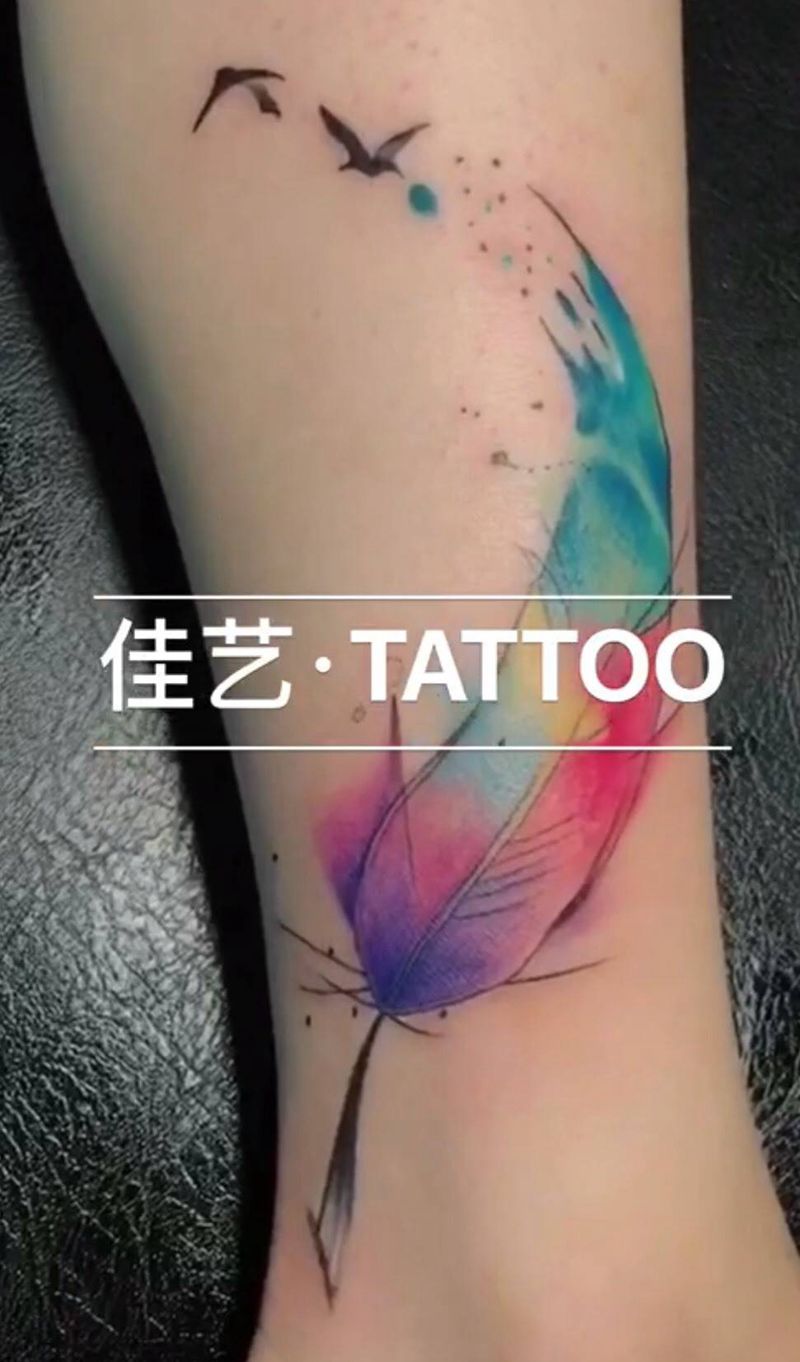 炫彩羽毛纹身图片