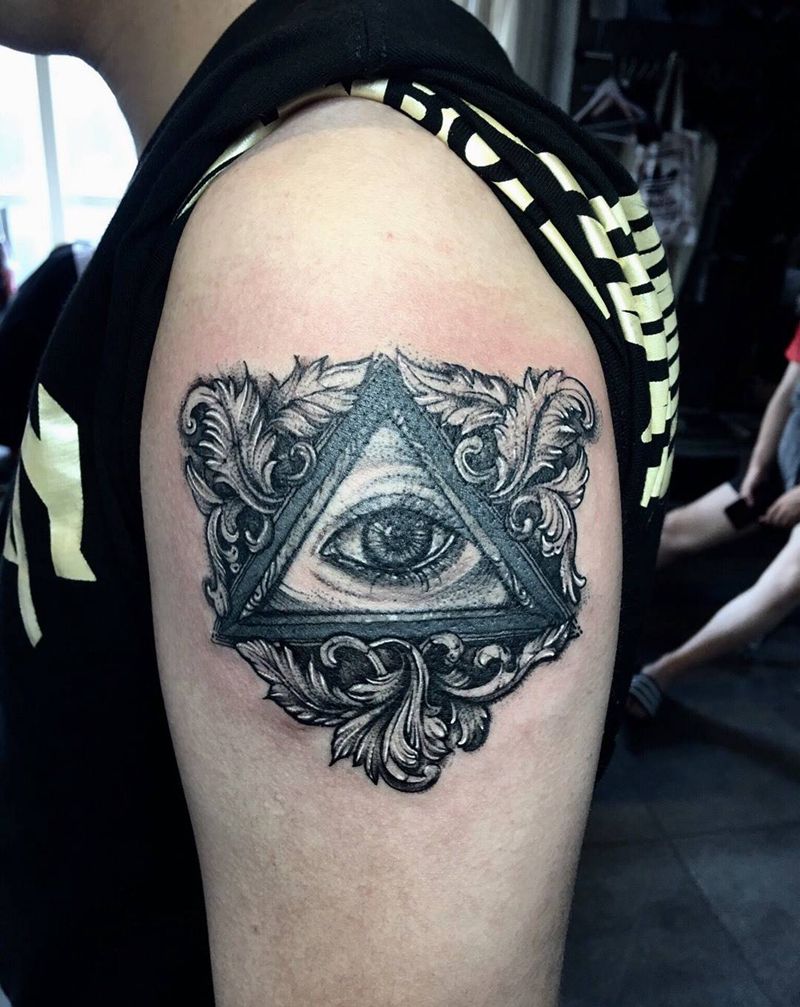修改上帝之眼纹身图片_手臂欧美写实上帝之眼修改纹身图案