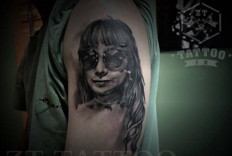 妈妈的照片纹身图片_成品手臂欧美肖像写实人物原创纹身图案