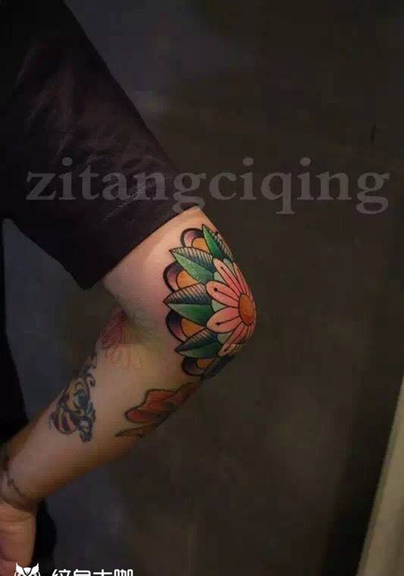 手肘花纹身图片_成品手臂欧美几何植物静物纹身图案