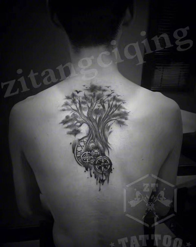 生命之树纹身图片_成品背部植物纹身图案