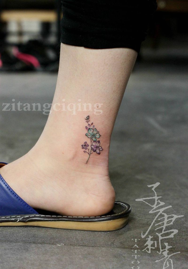 妹子超级喜欢的小清新咯纹身图片_成品腿部脚部清新植物静物原创情侣欧美纹身图案