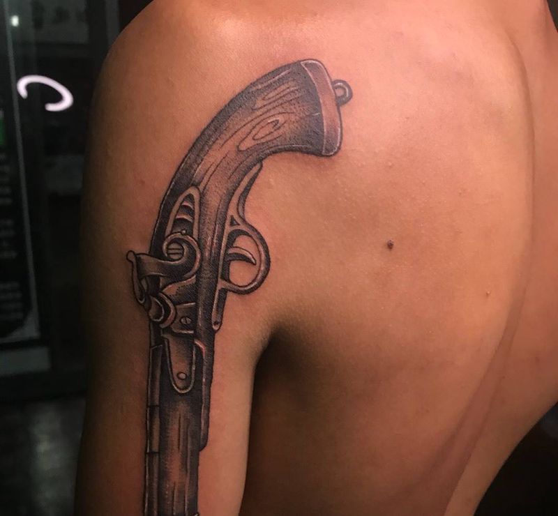 手枪纹身图片