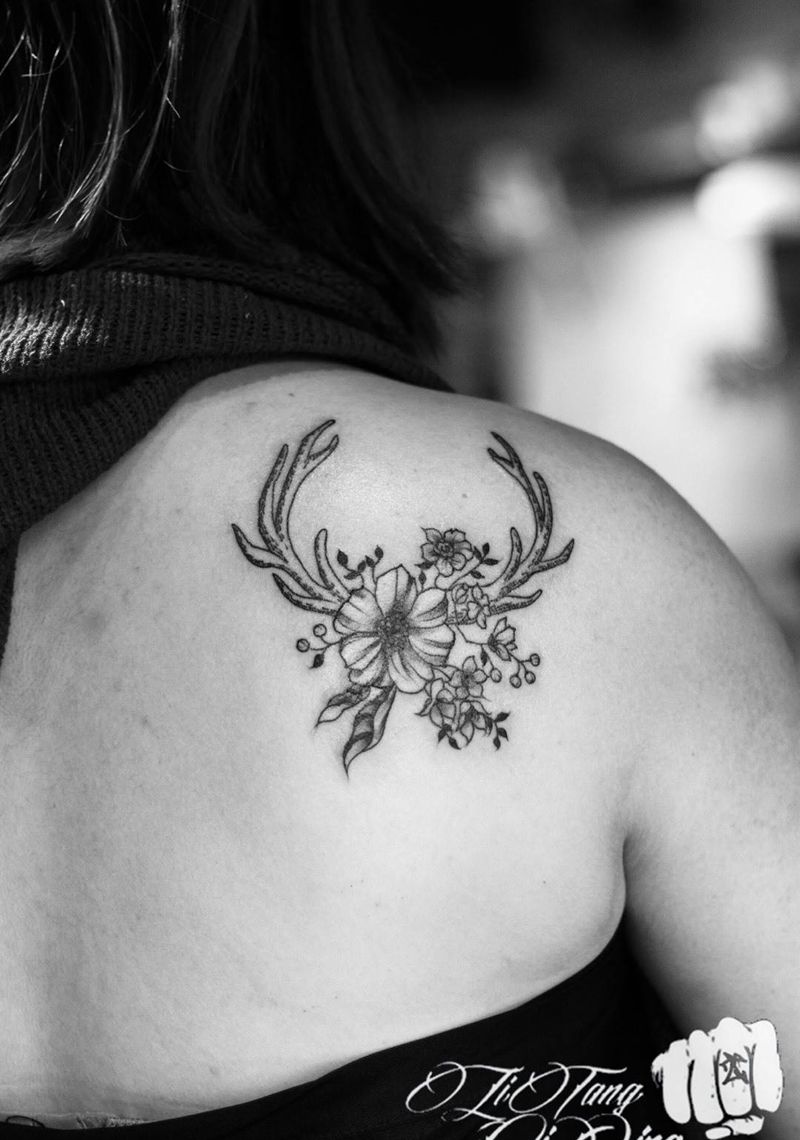 私人订制小鹿角纹身图片