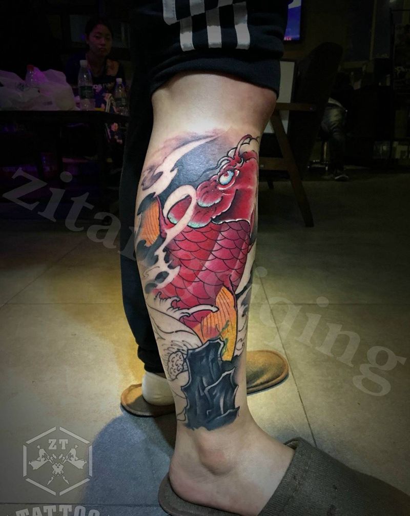 鲤鱼遮盖 未完待续纹身图片_腿部传统动物纹身图案