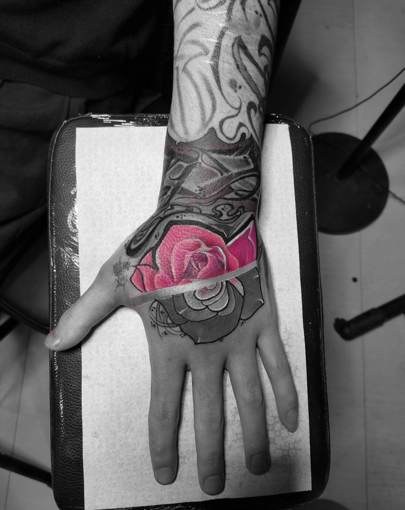 rose纹身图片_手部Old School纹身图案