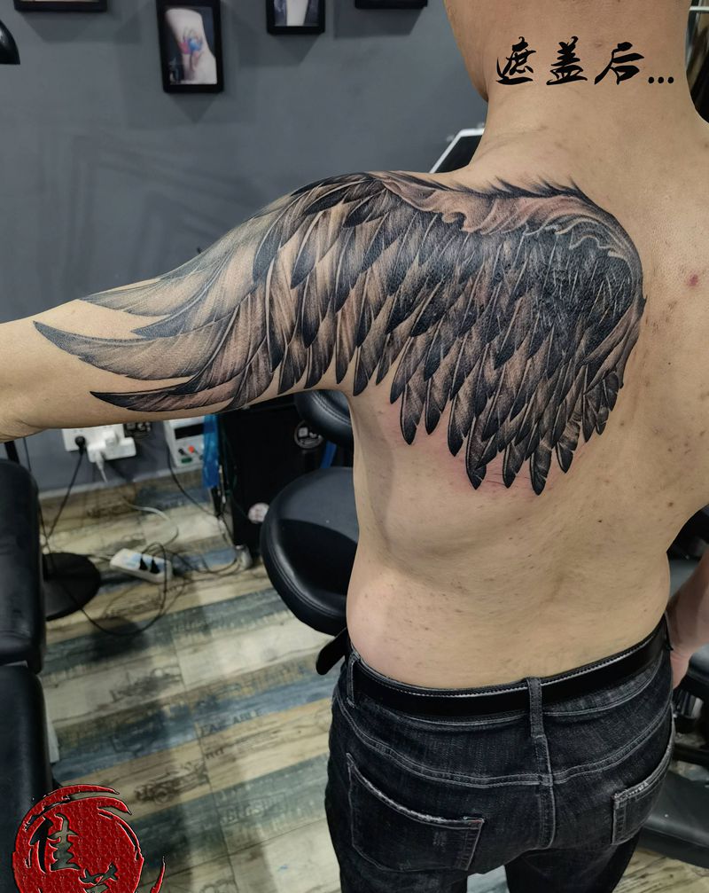 大翅膀纹身图片_肩部背部New School水墨纹身图案