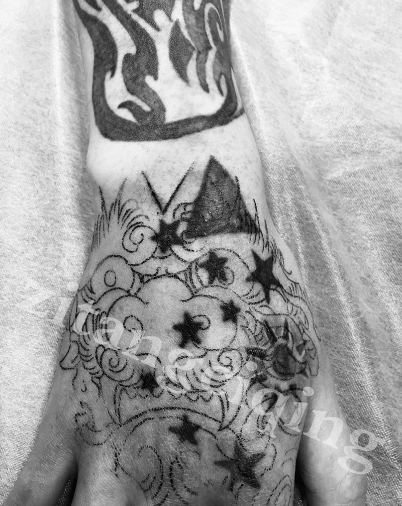 遮盖纹身图片_成品手部传统动物鬼神纹身图案