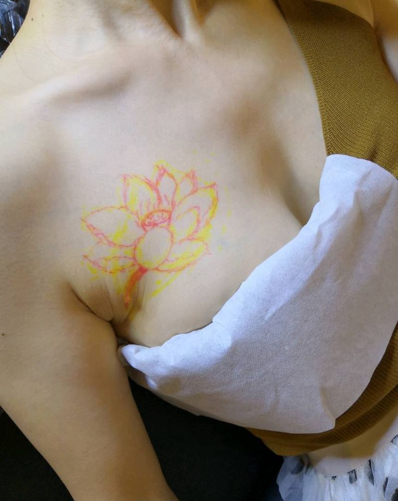 水墨丹青《莲》纹身图片_胸部水墨纹身图案