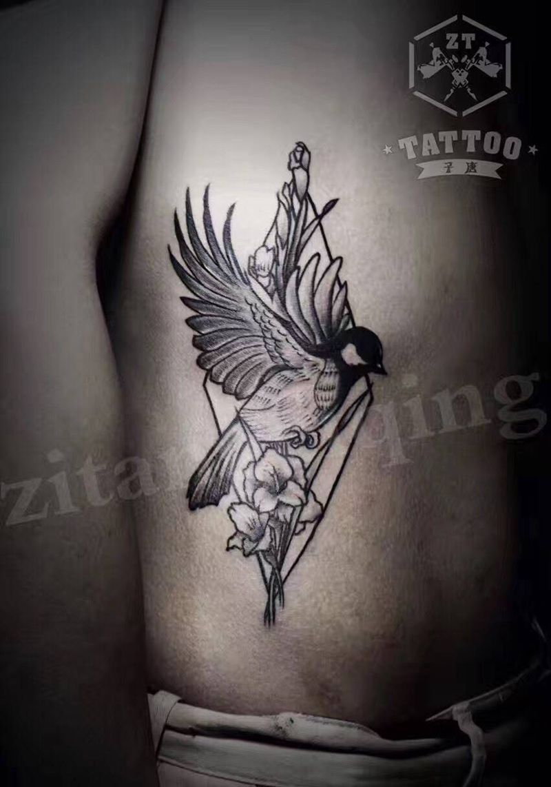 鸟纹身图片_成品腰部清新动物植物几何纹身图案