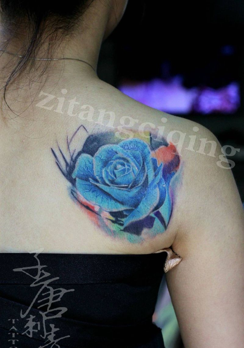 花纹身图片_成品肩部背部欧美写实植物纹身图案