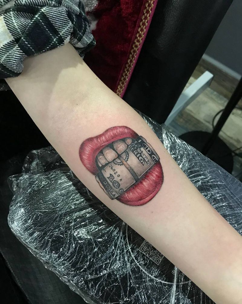 嘴唇子纹身图片