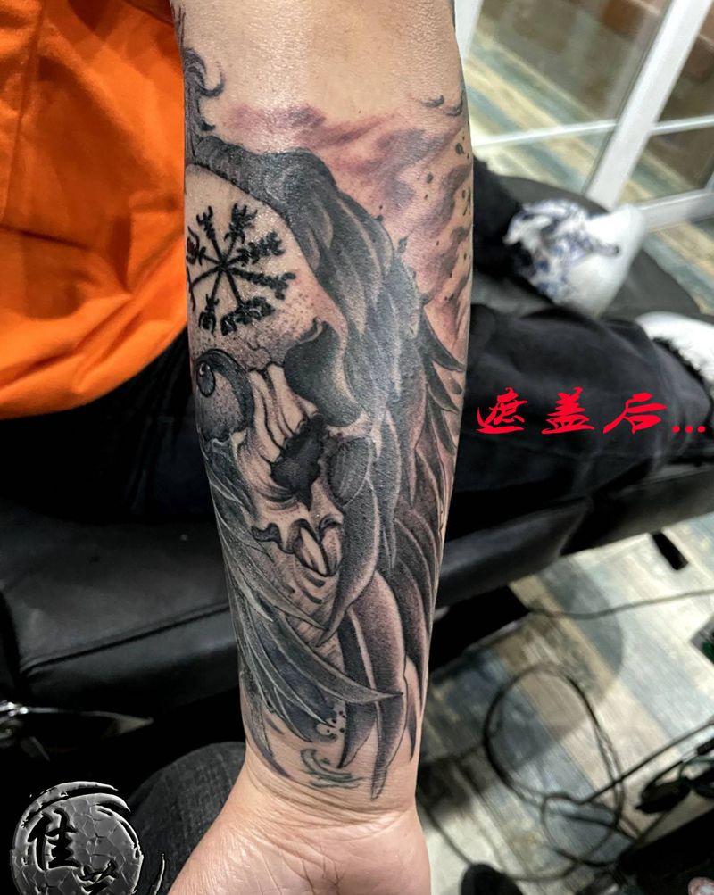 乌鸦骷髅花体字纹身图片_手臂New School点刺纹身图案