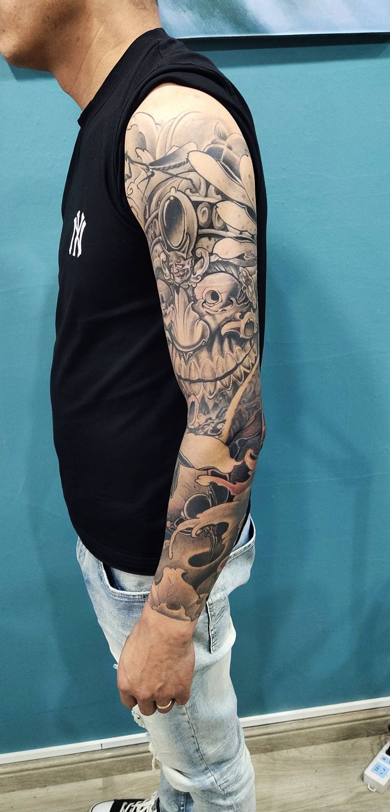 花臂嘎巴拉纹身图片_手臂新传统纹身图案