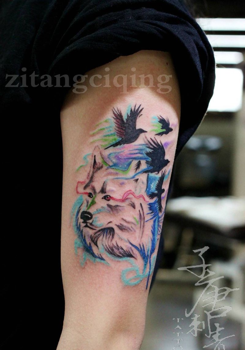 彩色的白狼纹身图片_成品手臂清新动物植物静物纹身图案