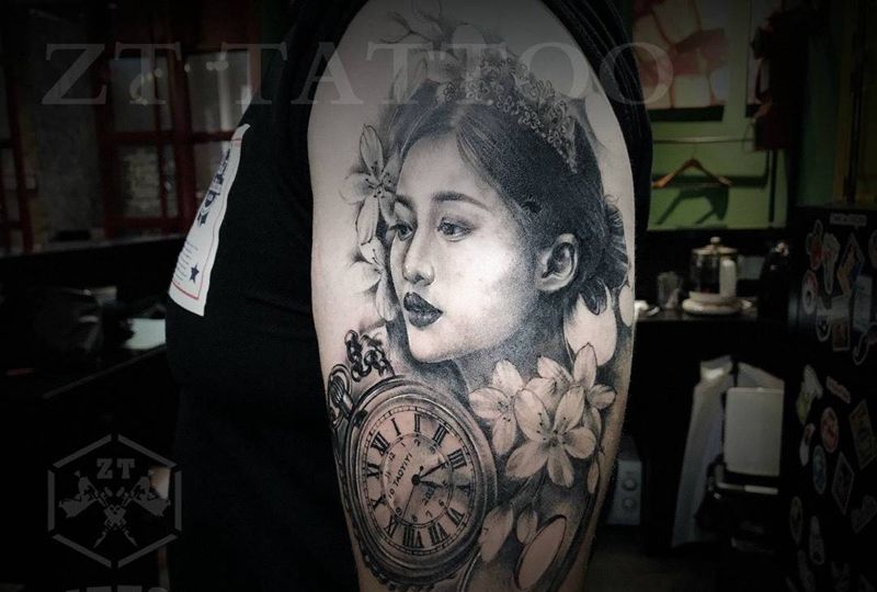 肖像添加时钟纹身图片_成品手部肖像清新写实人物原创静物纹身图案