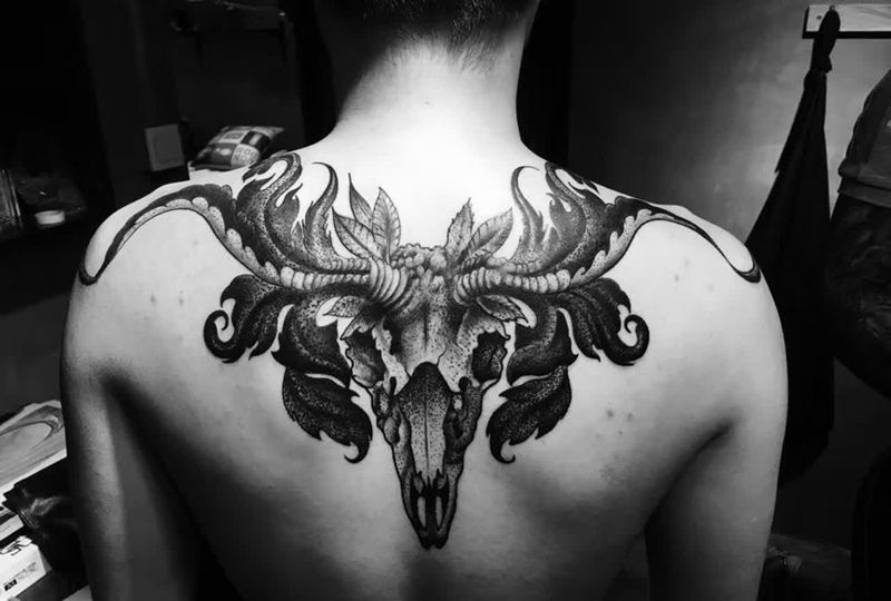 点点点刺纹身图片_成品背部欧美动物静物纹身图案