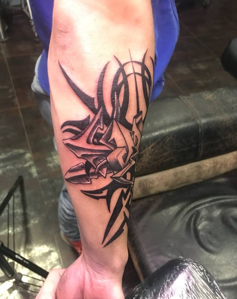 手臂图腾纹身图片