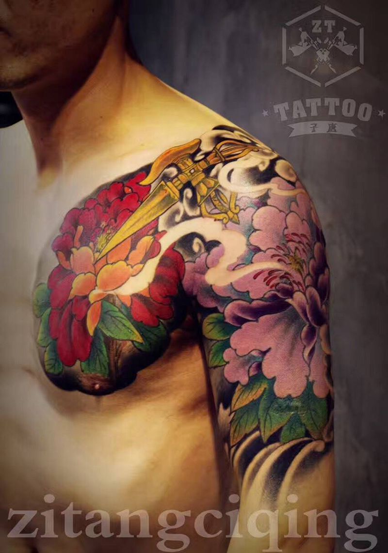 花半甲纹身图片_成品胸部肩部手臂传统植物纹身图案