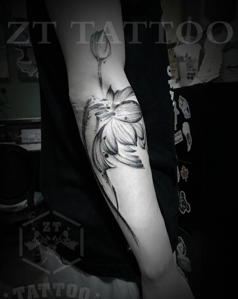 水墨莲盖疤纹身图片_成品手臂清新国画静物植物原创纹身图案