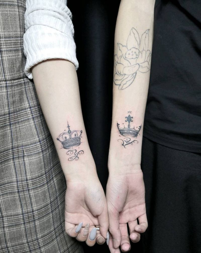 情侣皇冠纹身图片_手臂几何纹身图案