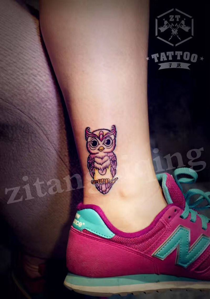 猫头鹰纹身图片_成品腿部欧美清新动物贴纸纹身图案