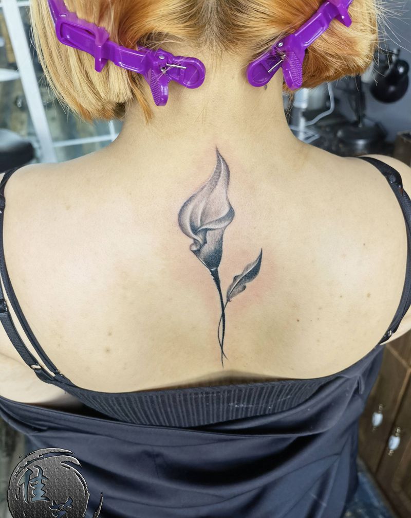 素花纹身图片_背部New School水墨纹身图案