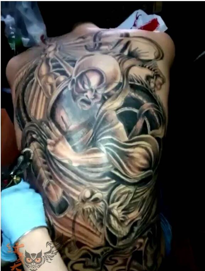 大背纹身图片_背部纹身图案