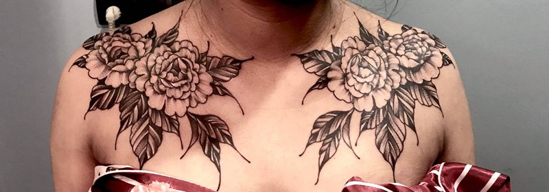 美女肩花纹身图片