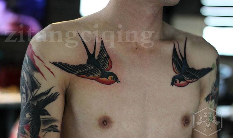 燕纹身图片_欧美成品肩部动物纹身图案
