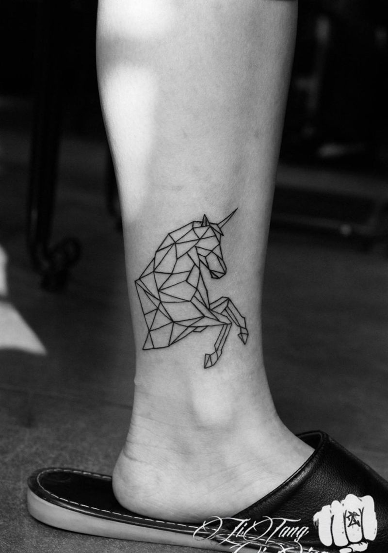 独角兽一只纹身图片_成品脚部腿部欧美清新几何动物静物原创纹身图案