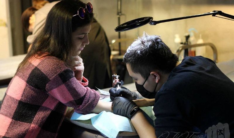 外国客人纹身图片_成品手臂欧美宗教几何植物纹身图案