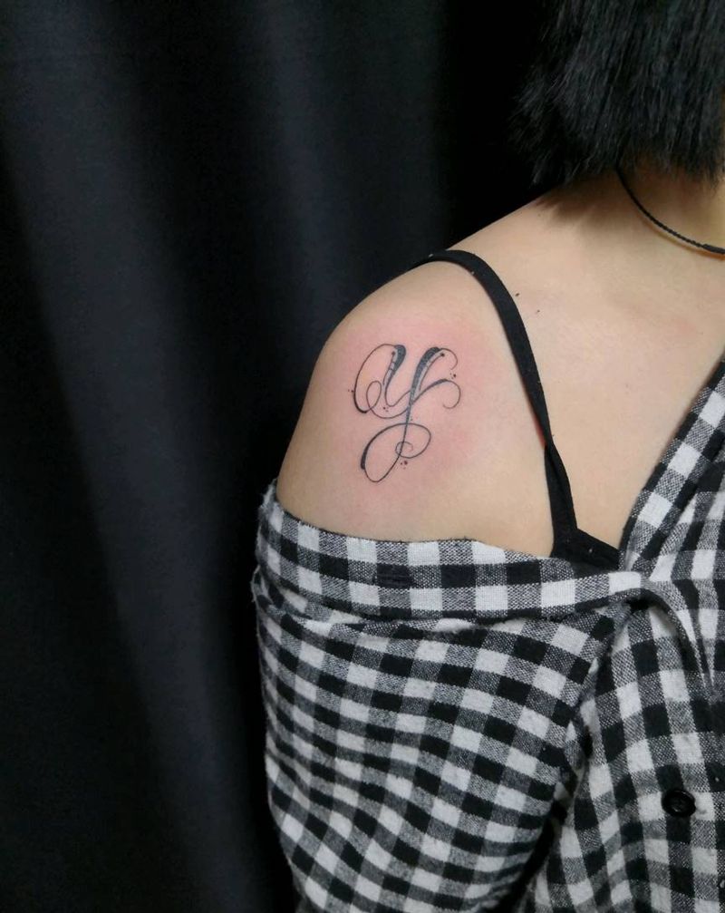 y纹身图片_手臂花体字纹身图案