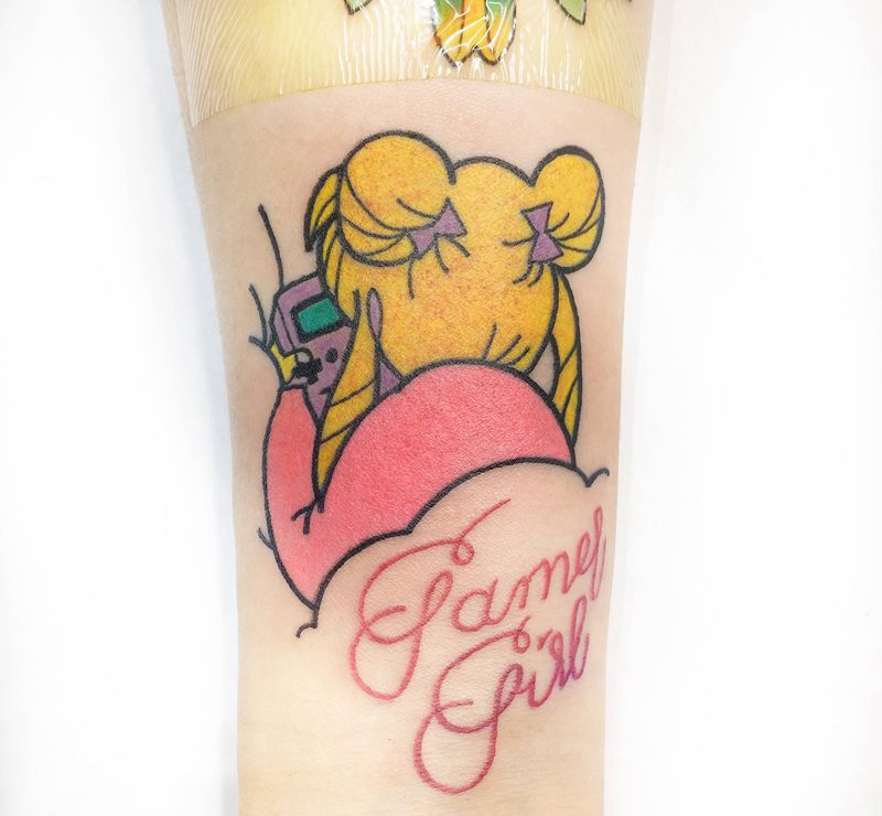 美少女纹身图片_手臂Old School纹身图案