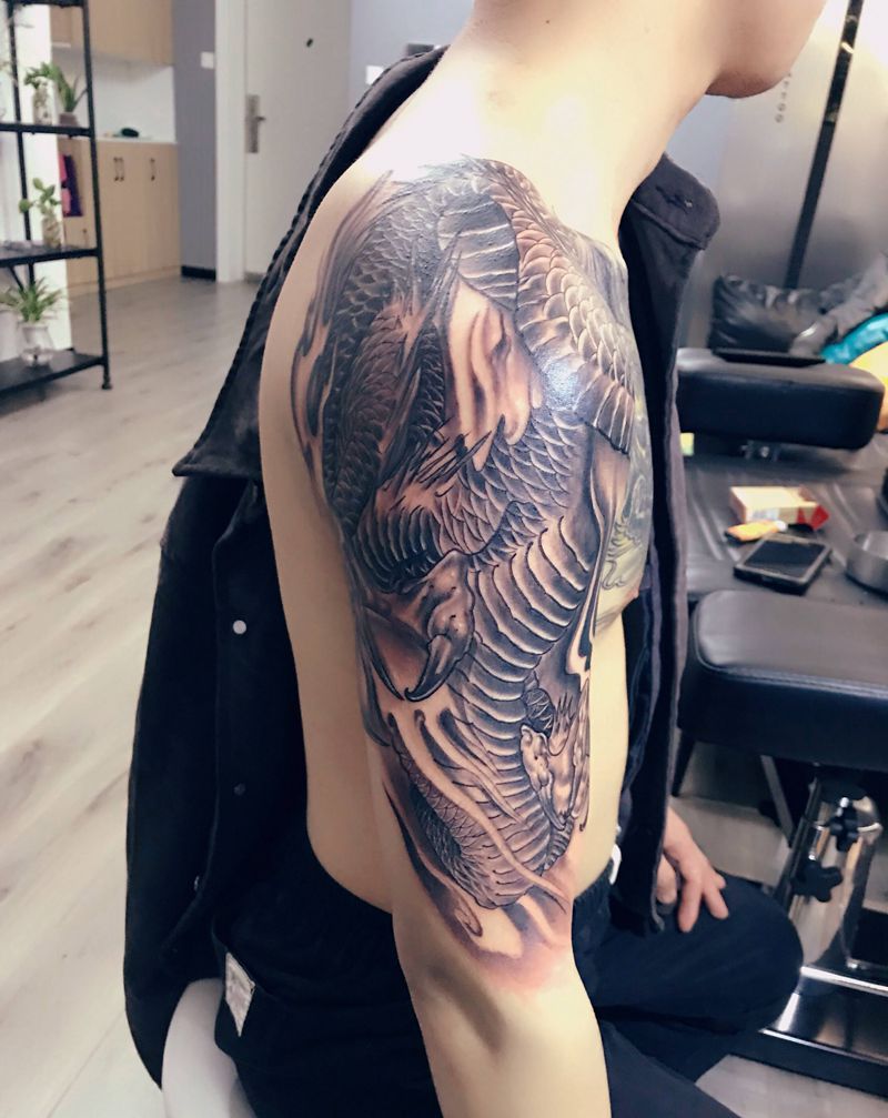 衔接过肩龙纹身图片_手臂新传统纹身图案