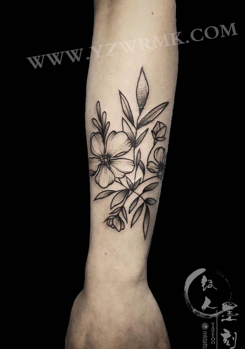 素花纹身图片_手臂纹身图案