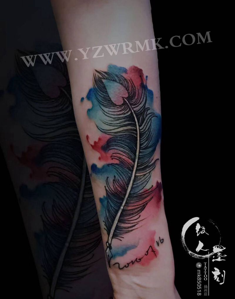泼墨羽毛遮盖旧纹身纹身图片_手臂纹身图案